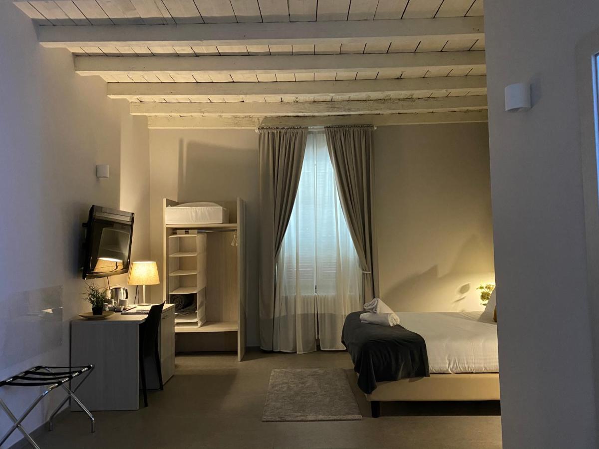 Lo Stallone -Malpensa Milan Airport Buscate Екстер'єр фото