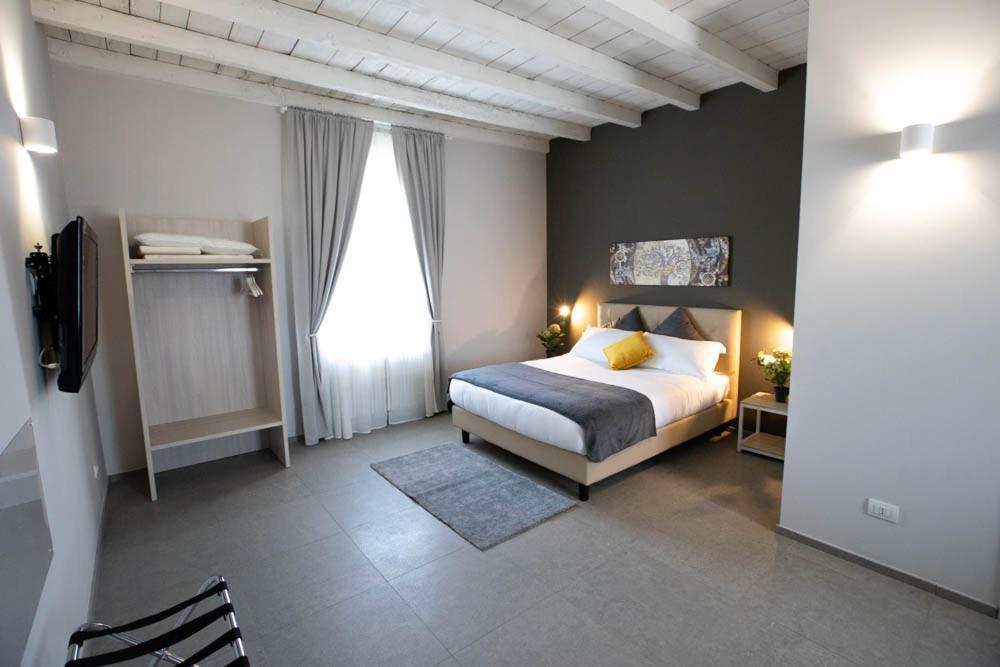 Lo Stallone -Malpensa Milan Airport Buscate Номер фото