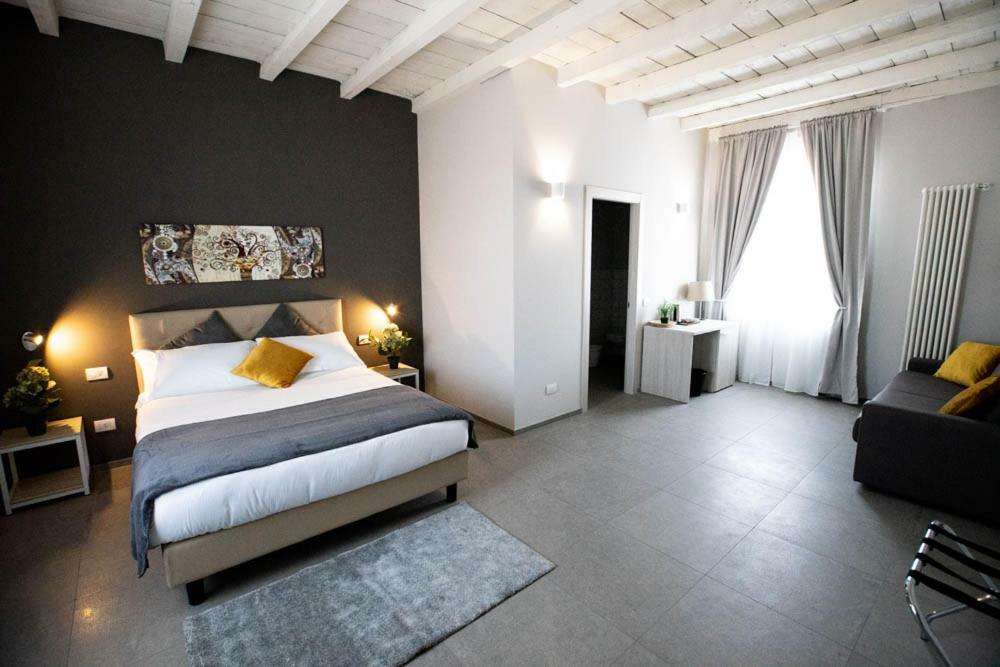 Lo Stallone -Malpensa Milan Airport Buscate Екстер'єр фото