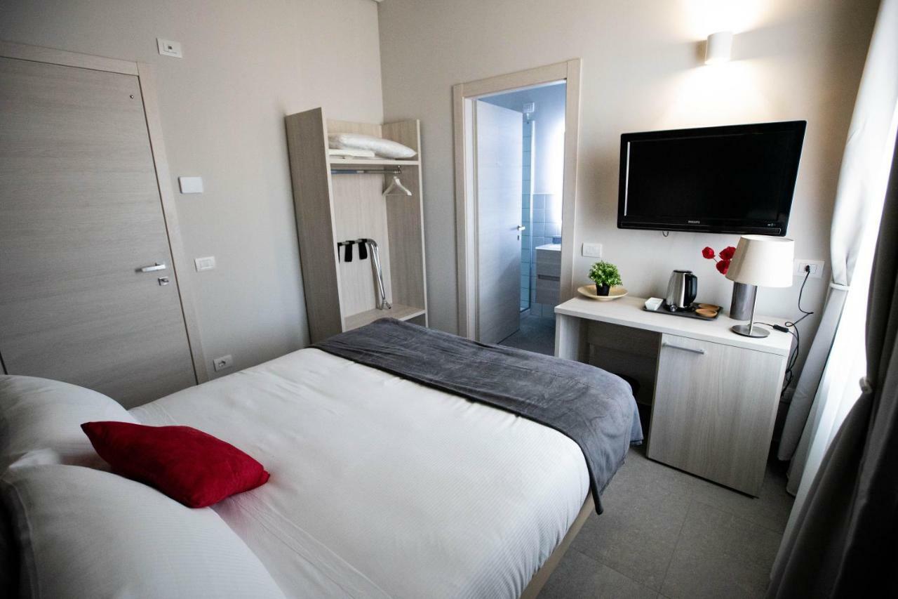 Lo Stallone -Malpensa Milan Airport Buscate Екстер'єр фото